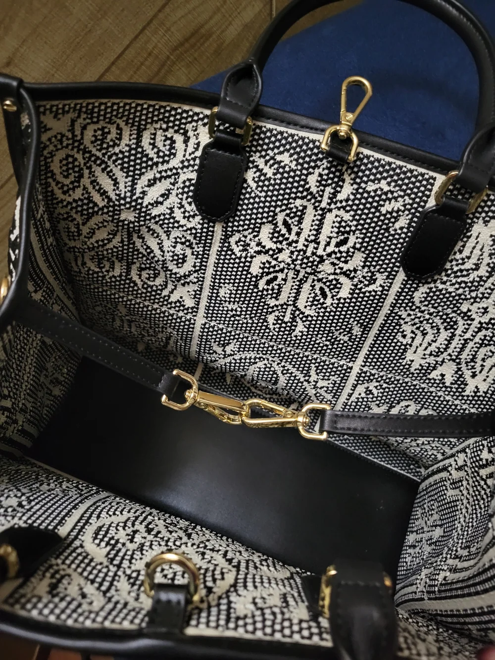 Viola Castellani Black/Cream Woven Tote Bag